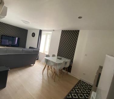 Lamballe Apartment | Bel Appartement 1er étage t2 4 pers avec cour les cocons de Madenn