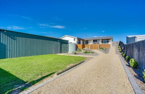 Nangkita House | Beladura - 35 Goolwa Channel Drive Hindmarsh Island - Linen Included