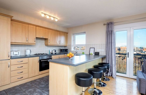 Belfast City Centre Apartment | BELFAST 3 BED PENTHOUSE APARTMENT ~ Stunning City Views Free Parking Free Wi Fi