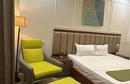 DLF Phase 5 Hotel | Beliv stays gurgaon