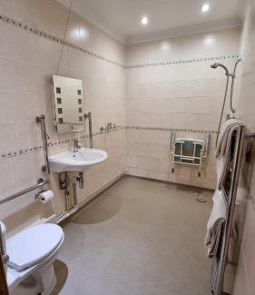 Llanyre Hotel | Bell Country Inn