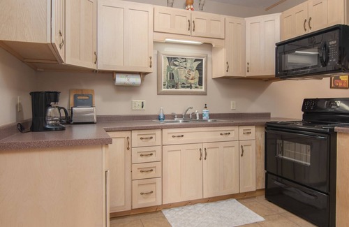 La Pointe Condo | Bell Street-Downtown Oasis