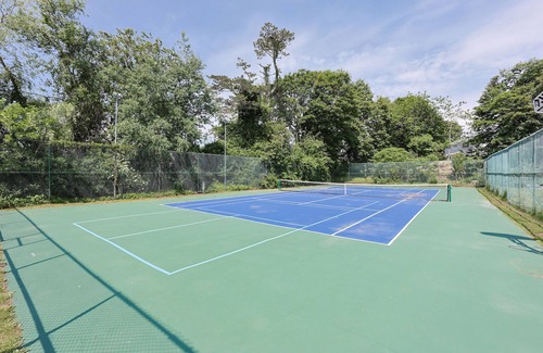 Gloucester House | Bell View: Pickleball Court and More!