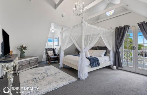 Bongaree Apartment | Bella Abode on Bribie - Loft with Pool