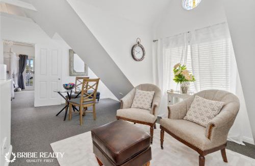 Bongaree Apartment | Bella Abode on Bribie - Loft with Pool