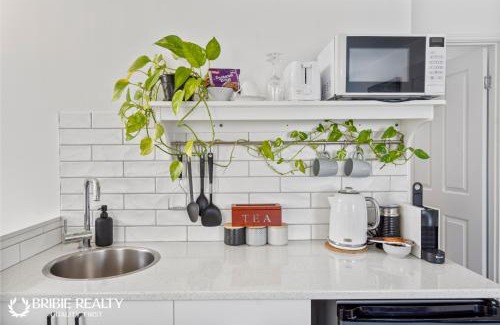 Bongaree Apartment | Bella Abode on Bribie - Loft with Pool