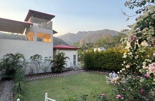 Bullawala Villa | Bella Casa, 3BHK LUX Villa Private Gardens & Mountain Views