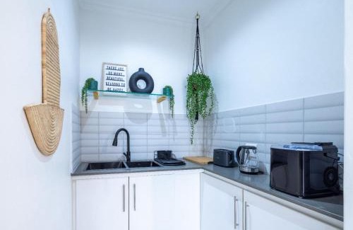 Saint Francis Bay House | Bella Madre Guesthouse