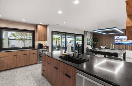 Raskin Estates House | Bella Palma: Elegance & Style w/Putt, Pool & Spa!