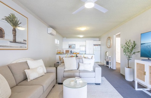 Shoal Bay Apartment | Bella Vista, 8-19 Shoal Bay Rd - views, air con and Wi-Fi