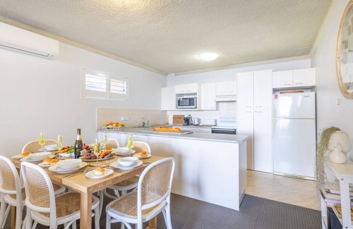 Shoal Bay Apartment | Bella Vista, 8-19 Shoal Bay Rd - views, air con and Wi-Fi