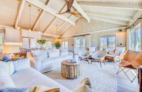 Duck Cottage | Bella Vista Beach Cottage~4Min Walk to Beach!