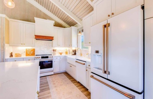 Duck Cottage | Bella Vista Beach Cottage~4Min Walk to Beach!