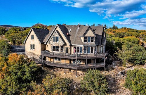 Silver Summit House | Bella Vista Estate Sleeps 21