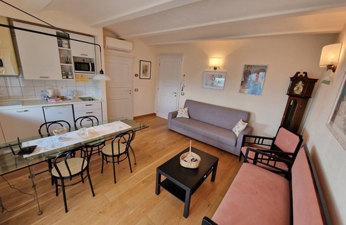Petroio Apartment | Bella Vista Home