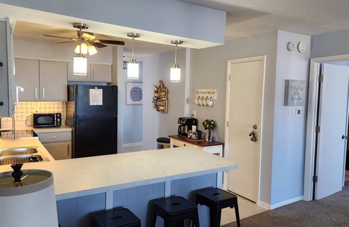 Port Clinton Condo | Bella Vista! - Lake Views at The Shores/2 Bed/2 Bath/Clean!