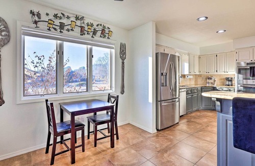 Bella Vista House | Bella Vista Retreat with Pool, On Golf Course!