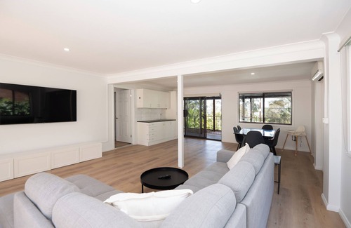 Surfside House | Bella Vista with amazing ocean view and pool