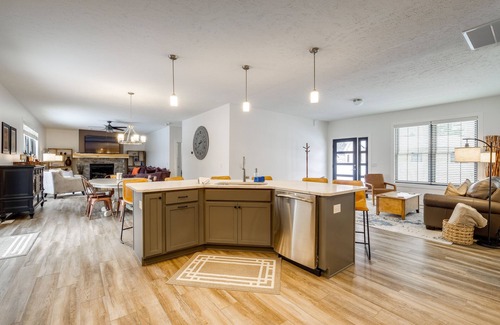 Bellaire Cottage | Bellaire Escape: Ski Schuss Mtn, Walk to Shorts!