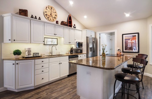 Bellaire House | Bellaire Golf/Ski Retreat + More at Schuss Mountain