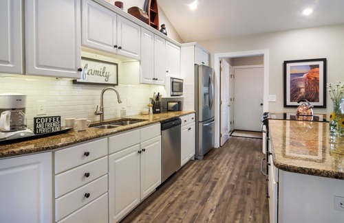 Bellaire House | Bellaire Golf/Ski Retreat + More at Schuss Mountain
