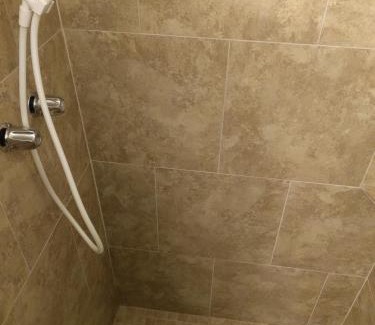 Globe Hotel | Belle Aire Motel
