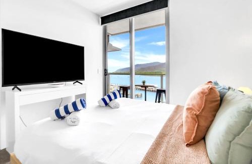 Cairns Central Business District Apartment | Belle Escapes 52 Harbour Lights with Ocean View