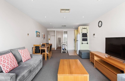 Glenelg Apartment | Belle Escapes - Getaway on Colley