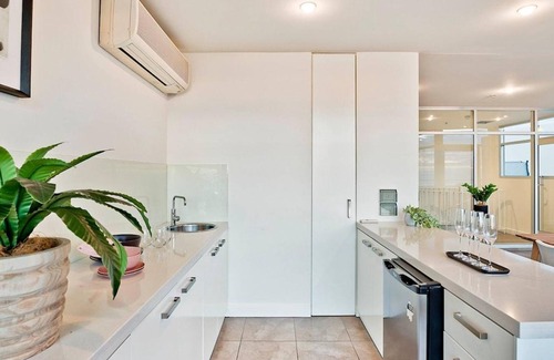 Glenelg Apartment | Belle Escapes - Glenelg Skyline Penthouse