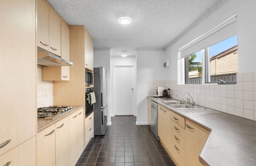 Glenelg East House | Belle Escapes - Seabreeze Townhouse