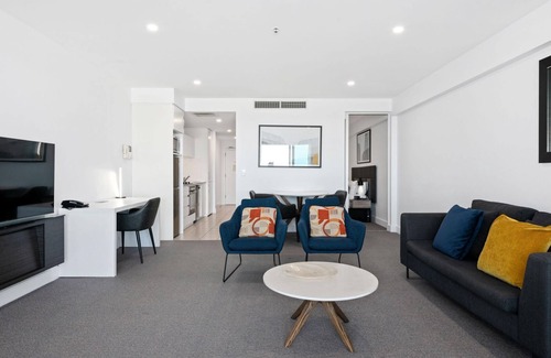 Glenelg Apartment | Belle Escapes - Sunset Views at the Bay