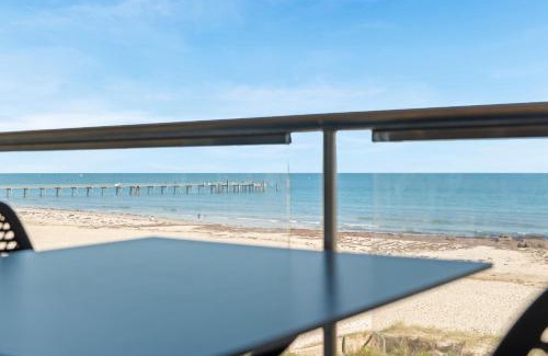Glenelg Apartment | Belle Escapes - Sunset Views at the Bay
