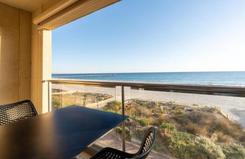 Glenelg Apartment | Belle Escapes - Sunset Views at the Bay