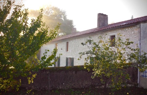 Savignac-de-Duras Bed & Breakfast | Belle et spacieuse chambre d’hôtes avec piscine
