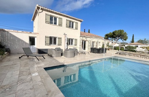 Garrigues-Sainte-Eulalie House | Belle Maison au Calme Avec Piscine à Louer 10 Minutes Uzes