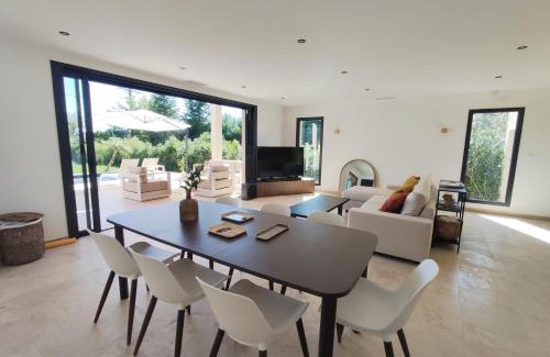 Saint-Hippolyte-de-Montaigu Villa | Belle villa à 10 min d'Uzès
