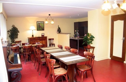 Saint-Sauves-d'Auvergne House | Belle Maison Indépendante au Toit de Lauzes