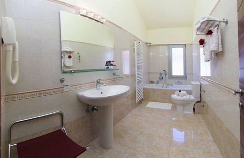 Manganos Hotel | Belle View Hotel