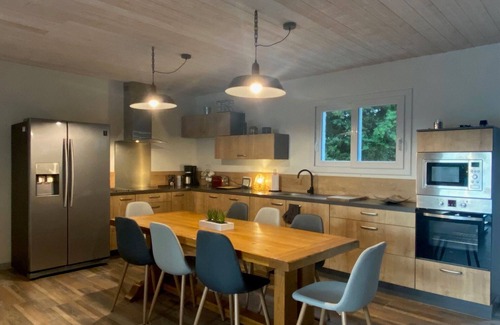 Saint-Ambroix House | Belle Villa Avec Piscine Chauffée Sécurisée sur Grand Terrain