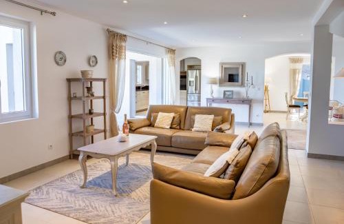 La Nartelle Villa | Belle Villa, Proche des plages, piscine, climatisée