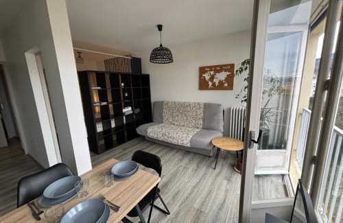 Royat Apartment | Belle vue à 500m des thermes - climatisé