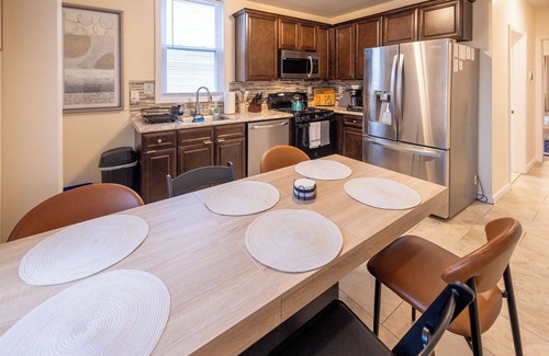 Forest Hill Apartment | Belleville 3 Bed, Pets OK, Parking, Laundry, Fenced-In Yard, Fire Pit