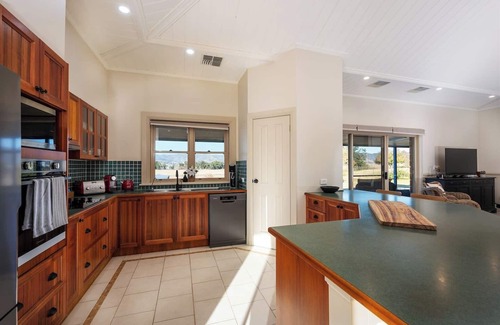 Central Mudgee House | Bellevue Prestigious Panoramic Mountain Views