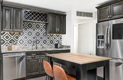 New Papago Parkway House | Bellissima Brava! Game Room Hot Pool/Spa Discount!