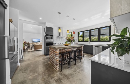 Wentworth Falls House | Bellmohr House on the Lake