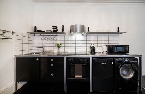 Belsize Apartment | Belsize Park spacious Studio flat