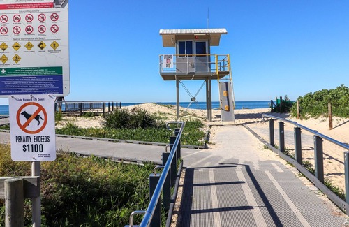 Blacksmiths House | Beltana Beach House - walk to beach, private pool!