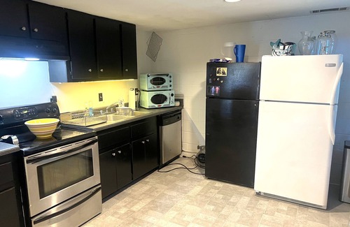 Reynoldstown Apartment | BeltLine Loft 2/1 Huge Backyard, Privacy and Space