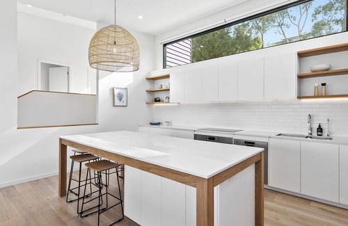 Lorne House | Belvedere Four - Sophistication, Luxury And WIFI