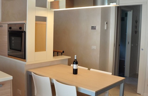 Desenzano del Garda Apartment | Belvedere Home a stone's throw from the center of desenzano